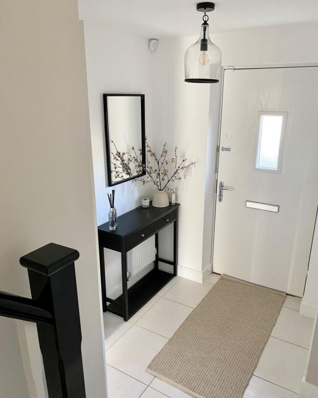 Elegant Entryway Presence