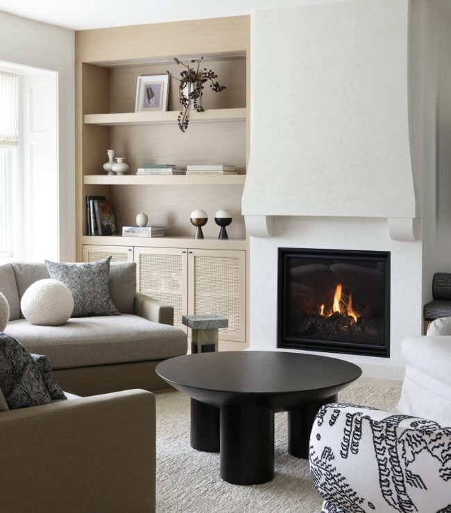 Sculptural Simplicity in Modern Design