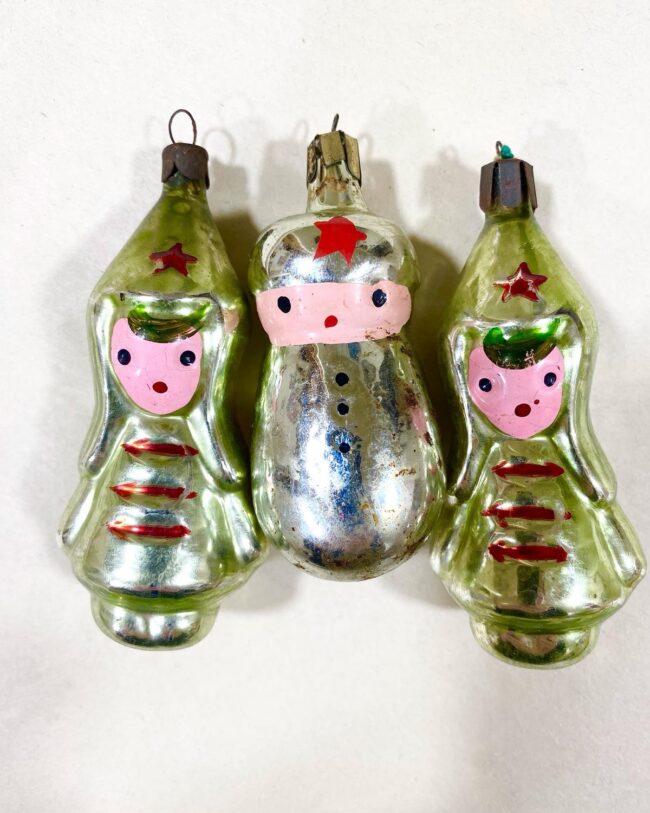 Classic Green & Silver Soldiers for a Vintage Look