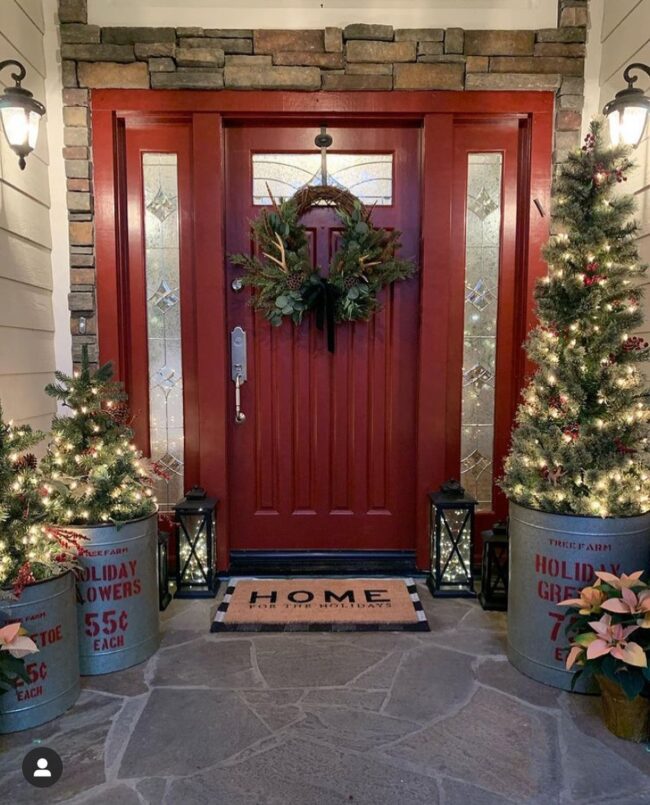 Classic Christmas Look with a Splash of Red