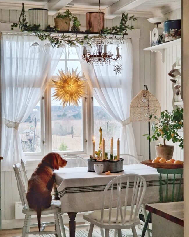 Simple & Charming Christmas Kitchen Setup