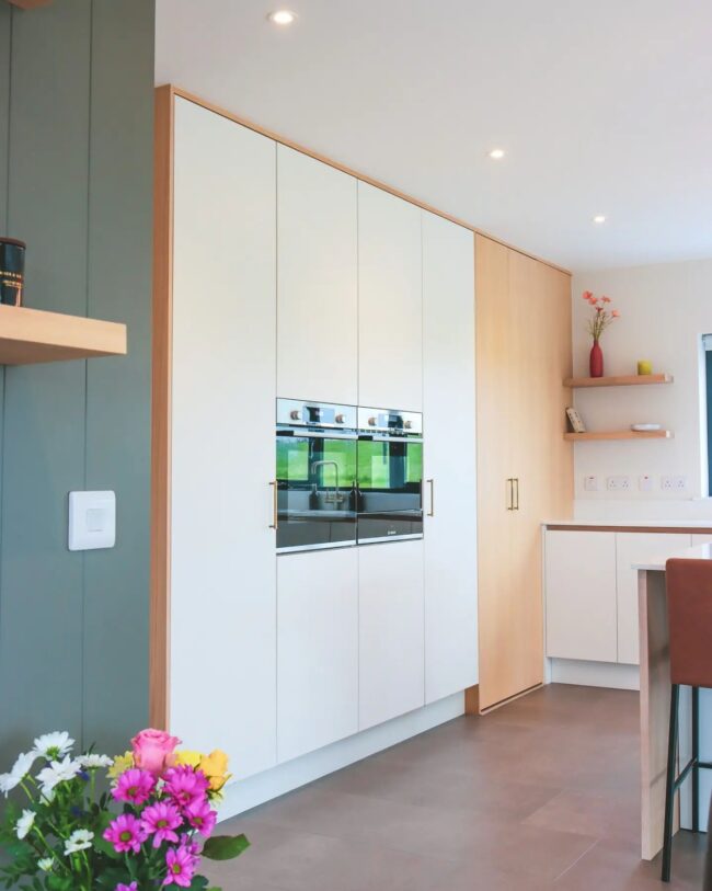Minimalism Combined with Homely Comfort