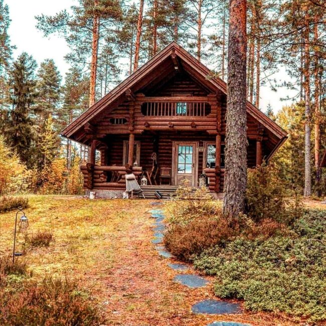 Cozy Log Cabin with Timeless Appeal
