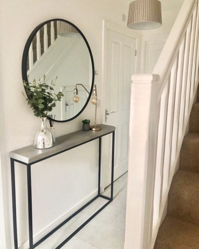 Chic Simplicity in Streamlined Design
